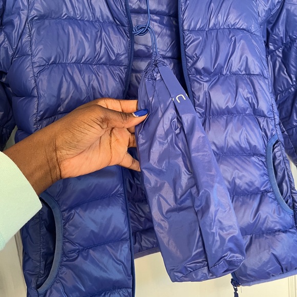 Womens light weight jacket with hood - Picture 4 of 7